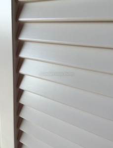 Close Up White Painted Louvre Door 2