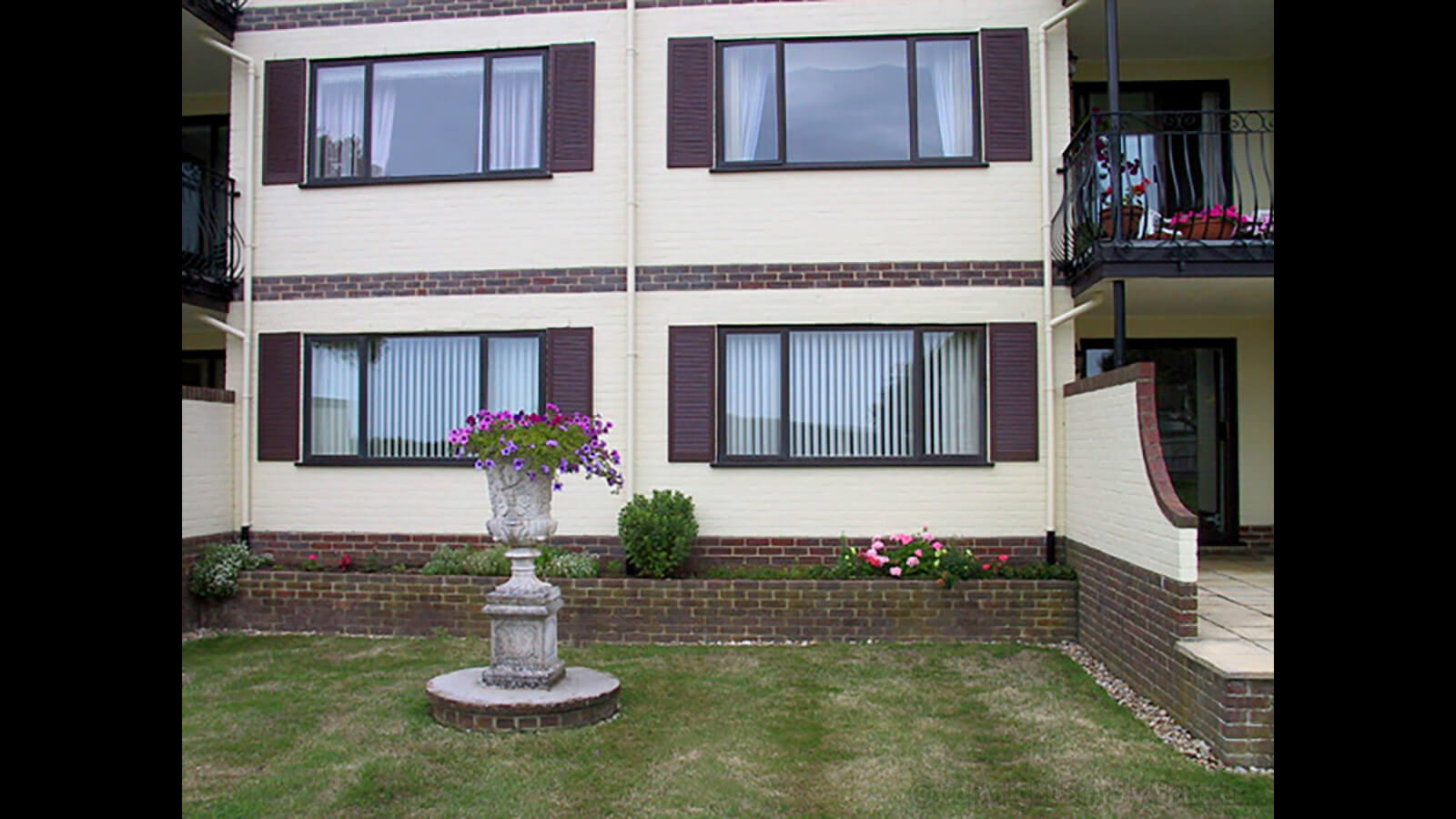 Traditional Louvre Decorative Exterior Window Shutters Traditional Louvre Decorative Exterior Window Shutters