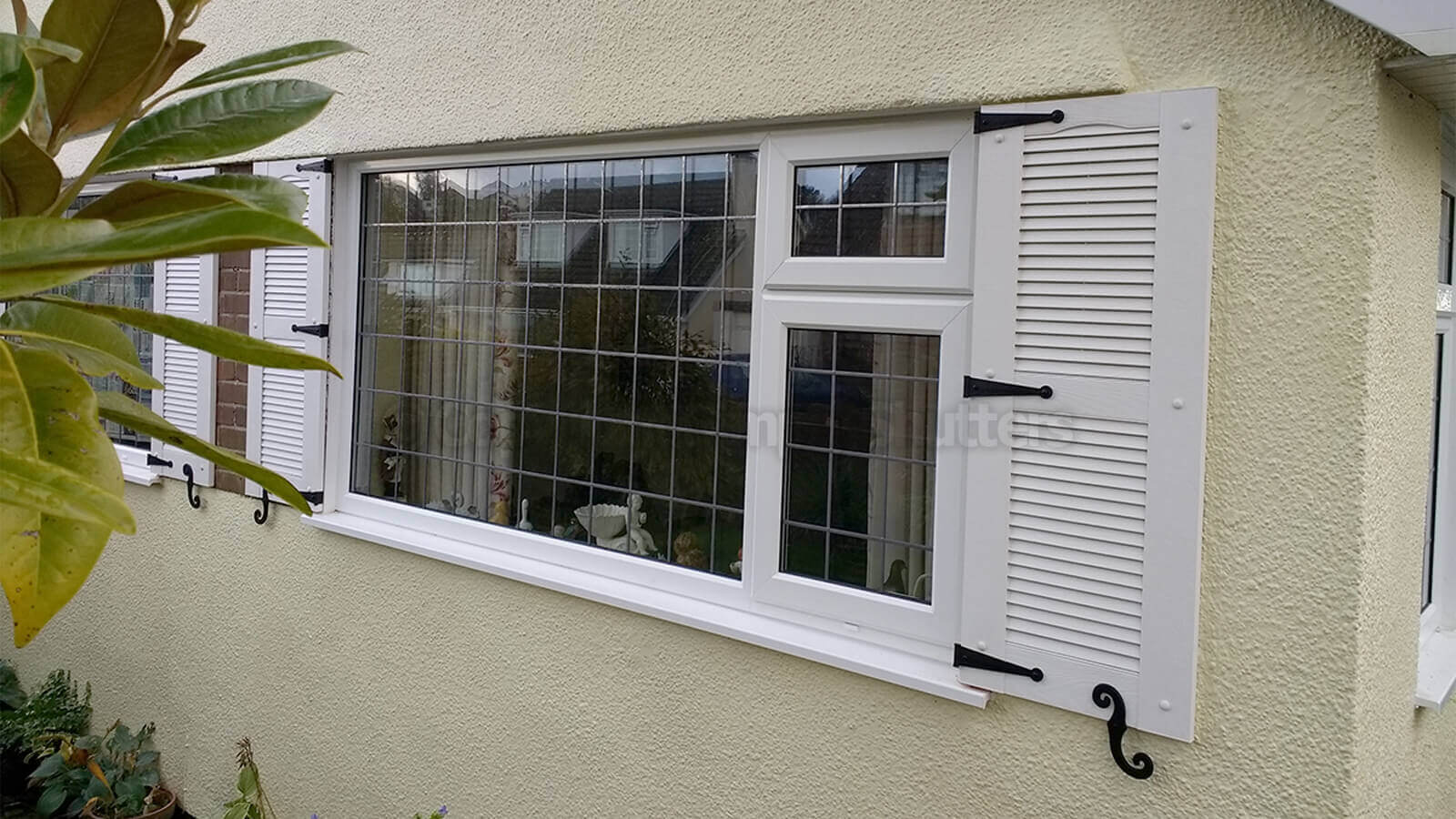 Custom Traditional Louvre Decorative Exterior Window Shutters Simply