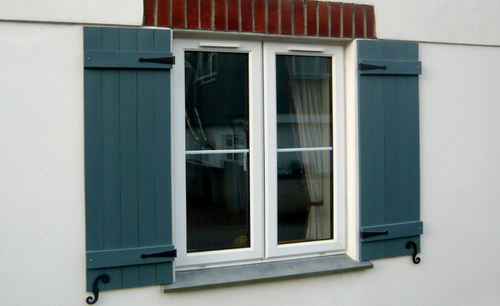 Traditional Louvre Window Shutters 2