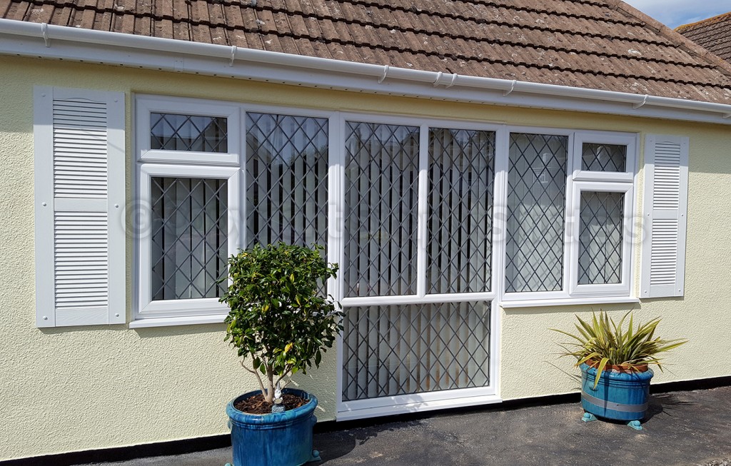 Traditional Louvre Shutters on Extrawide Window